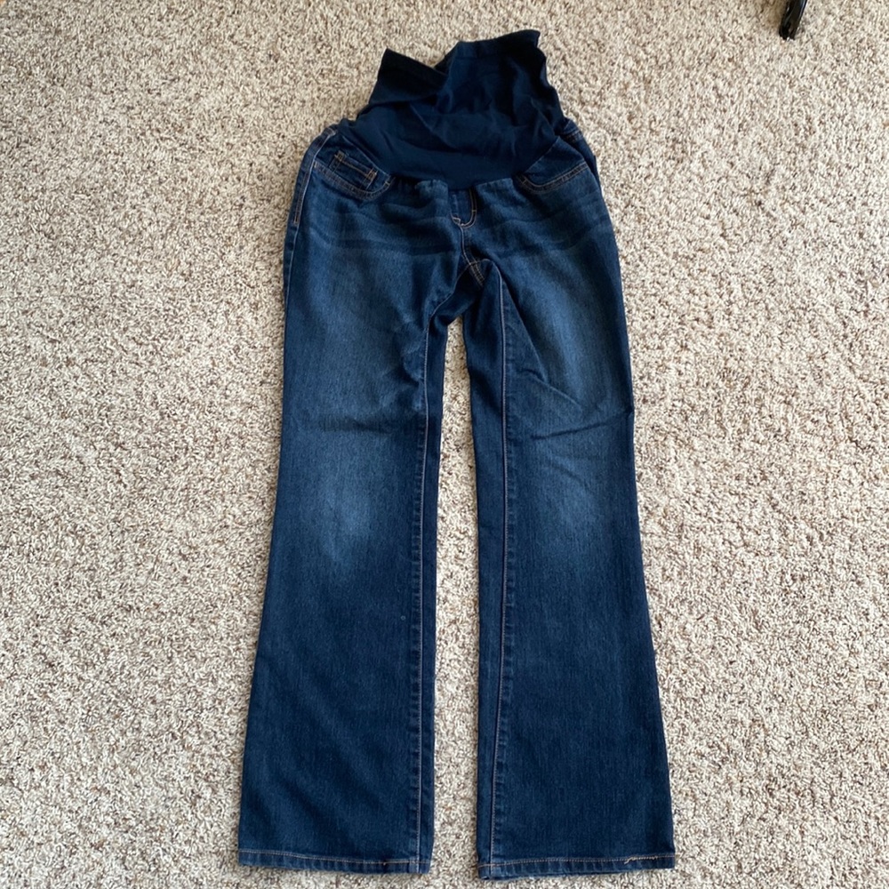 • Maternity Jeans •